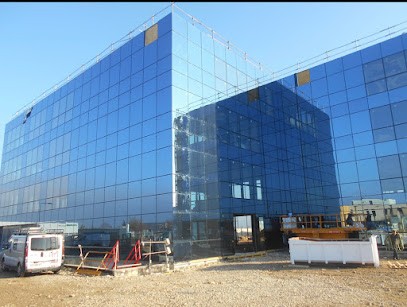 Alu Pose, Menuisier à Apprieu