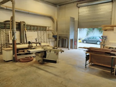 Macquet L/s, Menuisier à Peymeinade