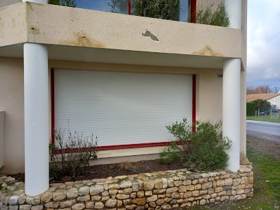 PMC, Menuisier à Lussac-les-Châteaux