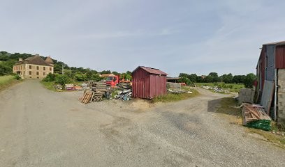 Versailles Construction, Charpentier à Maspie-Lalonquère-Juillacq