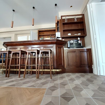 MTA, Menuisier à Saint-Médard-d'Aunis