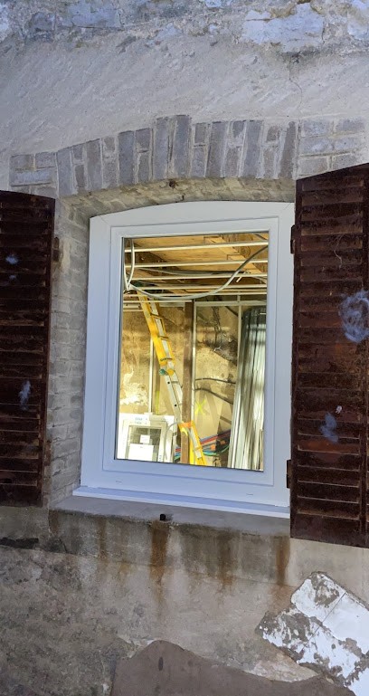 CEDRIC LYVET MENUISERIE, Menuisier à Belmont-Luthézieu