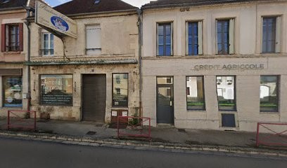 C.P.E Compagnie Pétrolière de l'Est, Menuisier à Vermenton