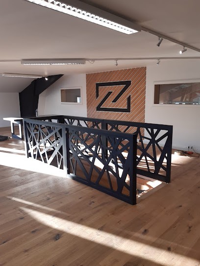 Lazzeroni (Batipak-Lazzeroni), Menuisier à Levier