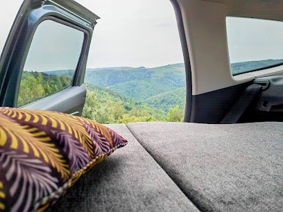 Tchao Tchao, Menuisier à Écouflant