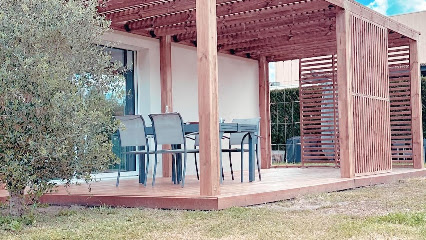Jm Construction Bois - Charpente,Ossature Bois, Couverture. Réalisation Maison Bois, Carport, Pergola, Terrasse - Salles, Charpentier à Salles