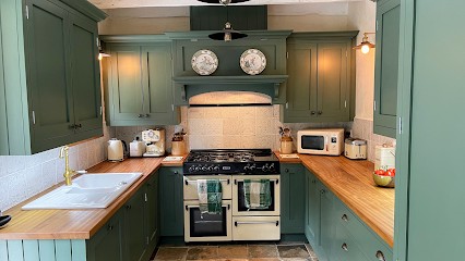 Adam Gibbons Cabinetry, Menuisier à Ginestet