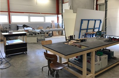 ADJUST - Meubles & Agencement, Menuisier à Échirolles