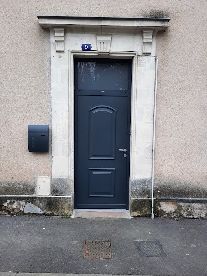 Select Renovation, Menuisier à Étriché