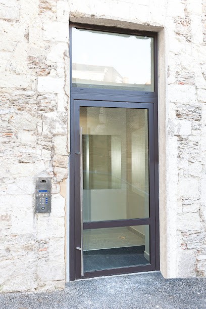 SARL AUVRAY-TERRES DE FENETRE, Menuisier à Rivière