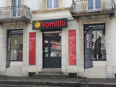 Komilfo, Menuisier à Morteau