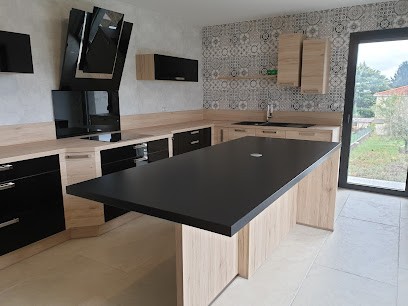 Auvergne Pose Logic, Menuisier à Mirefleurs