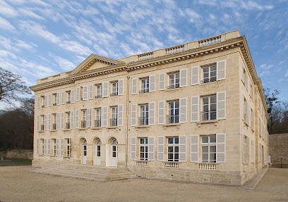 Ebéniste et Associés, Menuisier à Saint-Ferme