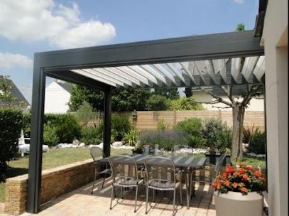 Octopus Habitat, Menuisier à Saumur