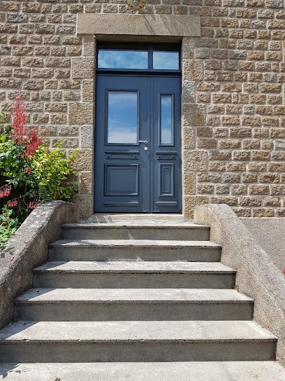 Menuiserie CROCHET - SOLABAIE St Hilaire du H., Menuisier à Saint-Hilaire-du-Harcouët