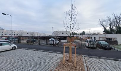 L.E Menuisier, Menuisier à Meyzieu