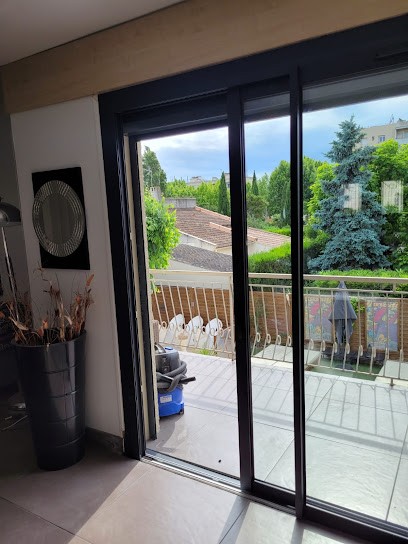 Sud Négoce Habitat, Menuisier à Pertuis