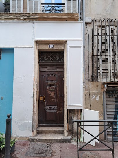 Prost, Menuisier à La Ciotat