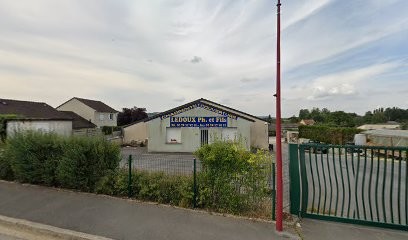 Ledoux Philippe Sarl, Charpentier à Tournes