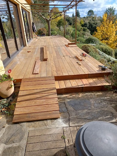 Menuisier/Ébéniste, Aménagements interieur et extérieur Florquin W, Menuisier à Payzac