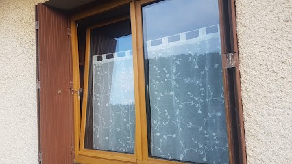 SARL DECARAS ET PENA, Menuisier à Dreuilhe