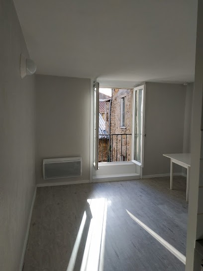 J-SAM Jamie SAMUEL Agencement Menuiserie, Charpentier à Saint-Étienne-de-Fontbellon