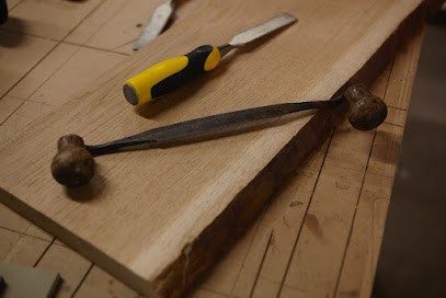 L'etabli d'Ernest, Menuisier à Pau