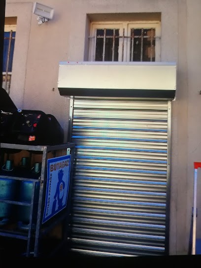 KARBAT FERMETURES, Menuisier à Montlhéry