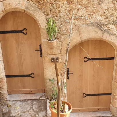 Wood Worker, Menuisier à Saint-Jean-de-Buèges