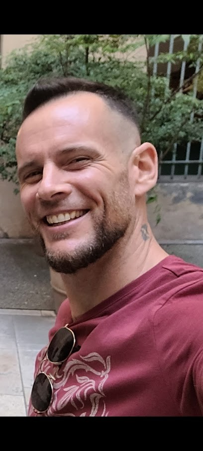 DCS- Menuisier agenceur et peintre en bâtiment., Menuisier à Sainte-Foy-lès-Lyon