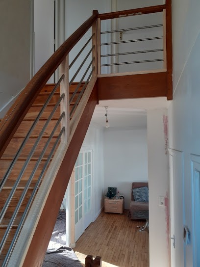 N. P. Habitat - Menuiserie Agencement, Menuisier à Plomelin