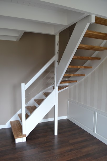 Birrien Arnaud SARL - Menuiserie - Charpente - Fenêtres - Isolation - Escaliers, Charpentier à Gourin