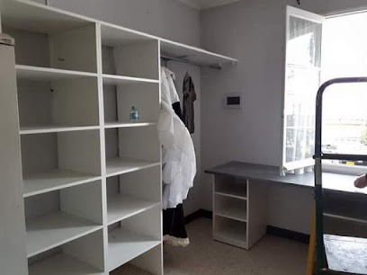 Debout Tony, Menuisier à L'Isle-sur-la-Sorgue