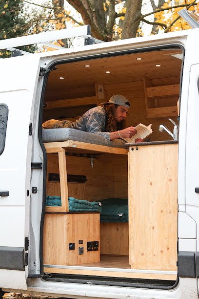 Lucane - Van & Tiny, Menuisier à Saint-Quentin-sur-Isère