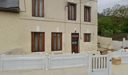 Le Camping, Charpentier aux Roches-l'Évêque