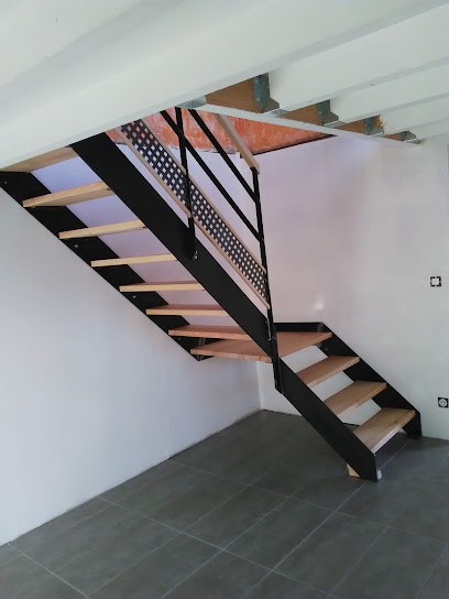 Cap Dal Mas, Menuisier à Sauveterre