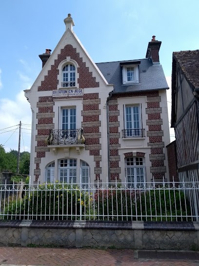 Pbme, Menuisier à Beuvron-en-Auge