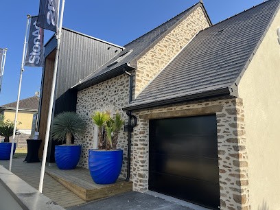 2PM, Menuisier à Changé