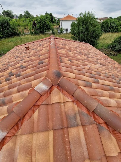 Burg SARL, Charpentier à Lacourt-Saint-Pierre