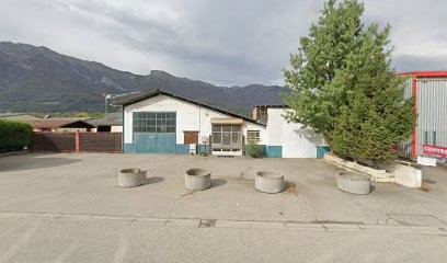 M.N.C, Menuisier à Frontenex