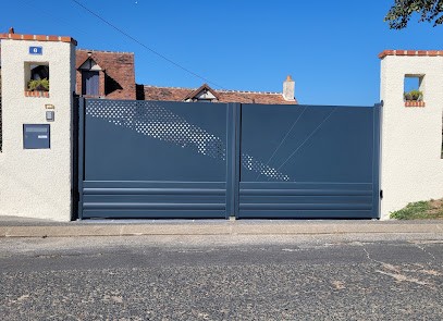 PLASKIT SARL, Menuisier à Areines