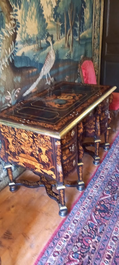 FBM Restauration, Menuisier à Maxou