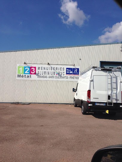 1.2.3. Metal, Menuisier à La Chapelle-Saint-Luc