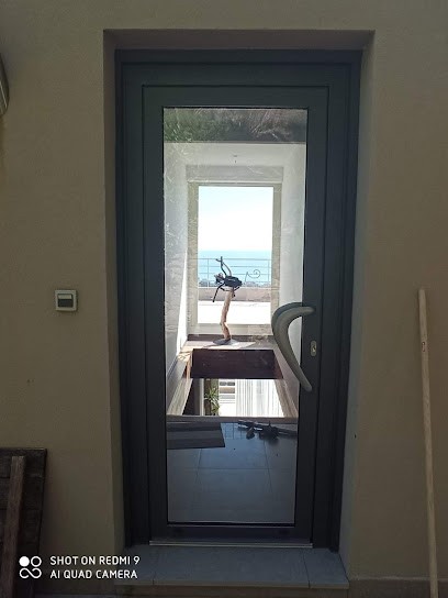 A.I.P / Alain Inghilleri Menuiseries/Stores, Menuisier à Vescovato