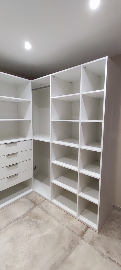 NF Pose, Menuisier à Laveyron