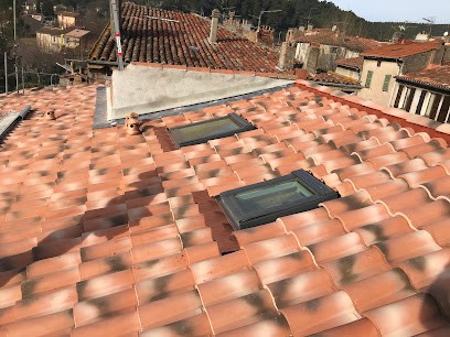 L Et C, Charpentier à Gonfaron