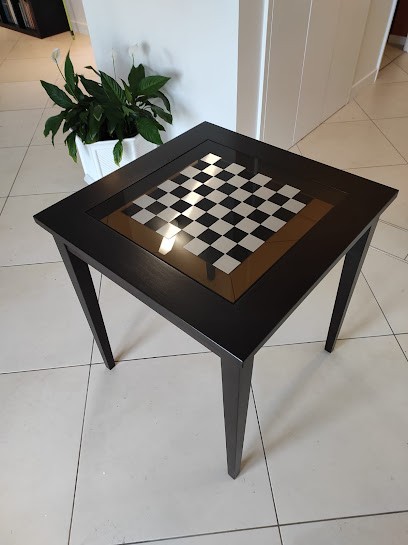 elma, Menuisier à Uzos