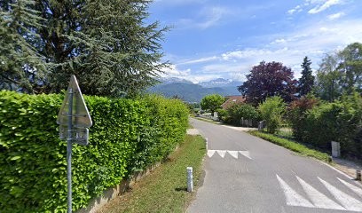 L'étagère à Poulett, Menuisier à Lumbin
