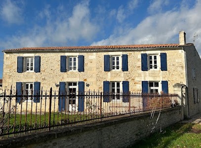 AER Menuiseries, Menuisier à Saintes