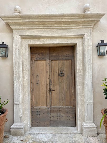 Esprit Vieux Bois, Menuisier à Eygalières